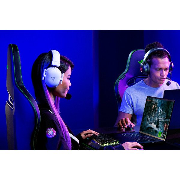 Фото - Гарнитура беспроводная игровая Razer Blackshark V2 PRO Wireless White (RZ04-04530200-R3M1)