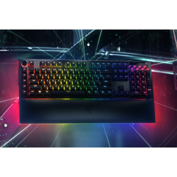 Фото - Клавиатура проводная игровая Razer BlackWidow V4 Pro Green Switch (RZ03-04680100-R3M1)