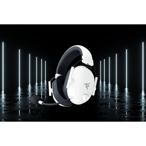 Фото - Гарнітура бездротова ігрова Razer Blackshark V2 HyperSpeed Wireless White (RZ04-04960200-R3M1)