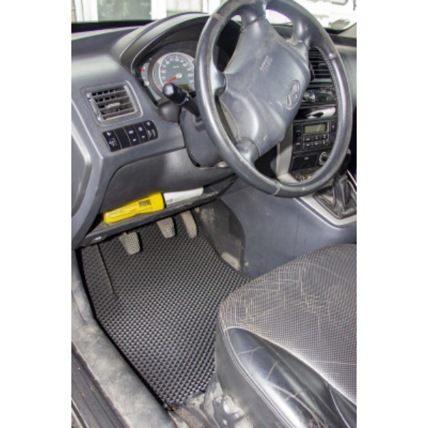 Фото - EVA коврики в салон авто передние EVAtech для Tucson (JM) MT Hyundai 2004-2010 1 поколение SUV EU HY13539A3LA3RBB
