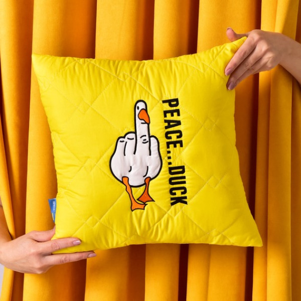Фото - Подушка декоративна IDEIA 40х40 PEACE... DUCK бойовий гус з вишивкою антиалергенна (8-35750*001)
