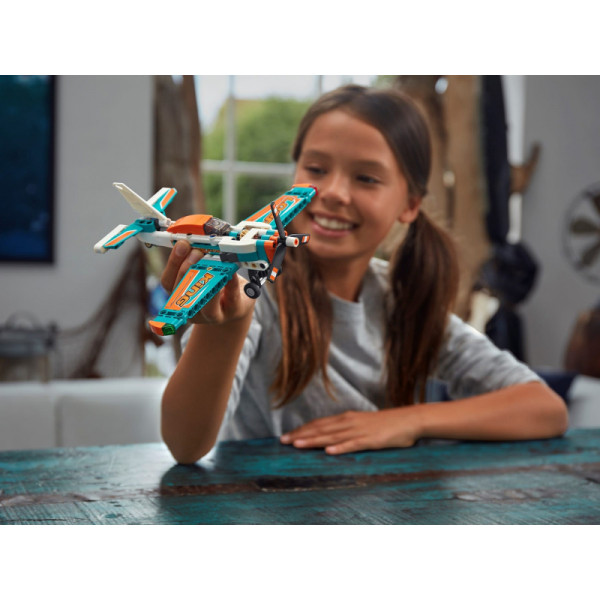 Фото - Конструктор LEGO Technic Спортивный самолет (42117)