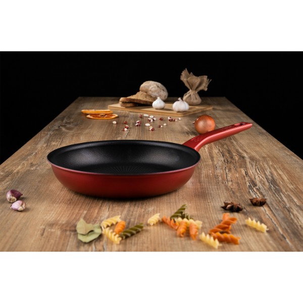 Фото - Сковорода універсальна Tefal G2730472 Daily Chef 24 см