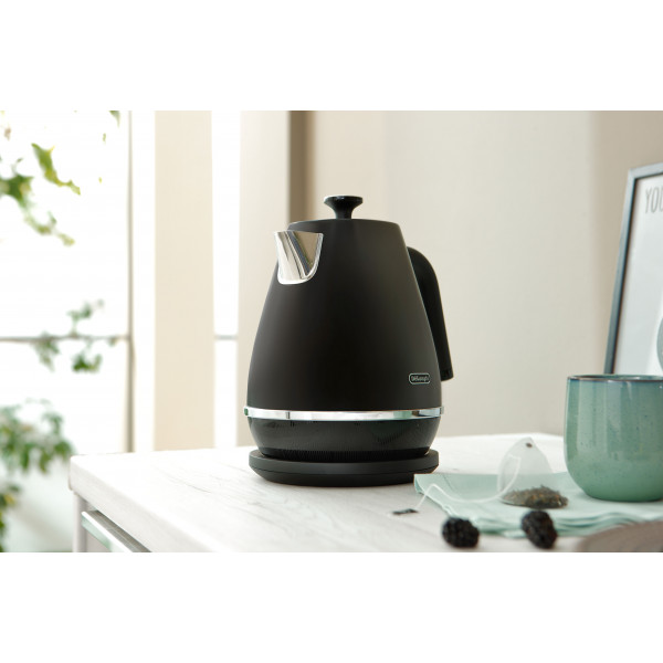 Фото - Електричний чайник Delonghi KBIN2001BK