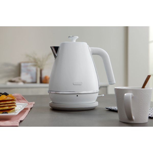 Фото - Электрический чайник Delonghi KBIN2001W