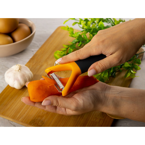 Фото - Овочечистка Joseph Joseph для чищення жульен/цедра 10110