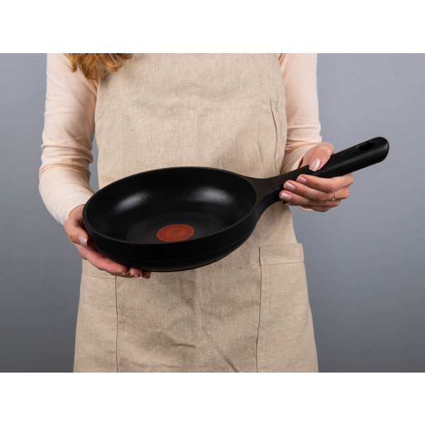 Фото - Сковорода універсальна Tefal G6120244 Trattoria PRO 20 см