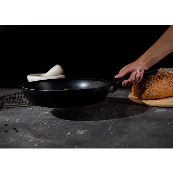 Фото - Сковорода універсальна Tefal C3940432 Resist Essential 24 см