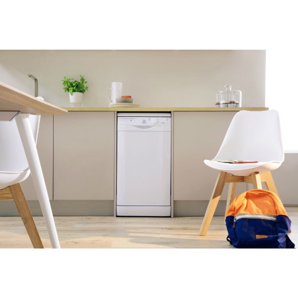 Фото - Посудомоечная машина отдельностоящая Indesit DSR 15B1 EU