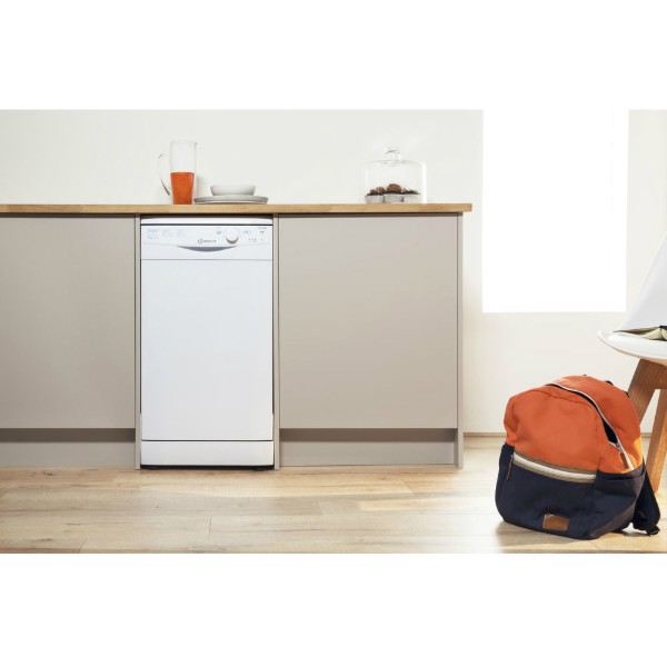 Фото - Посудомоечная машина отдельностоящая Indesit DSR 15B1 EU