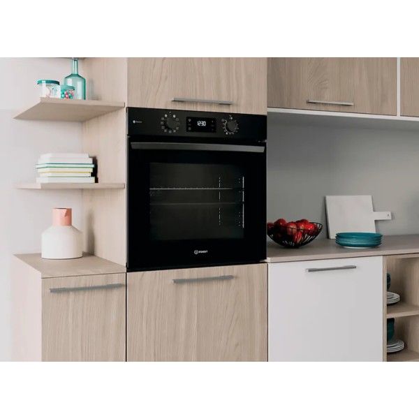 Фото - Духовой шкаф Indesit IO 258HS B