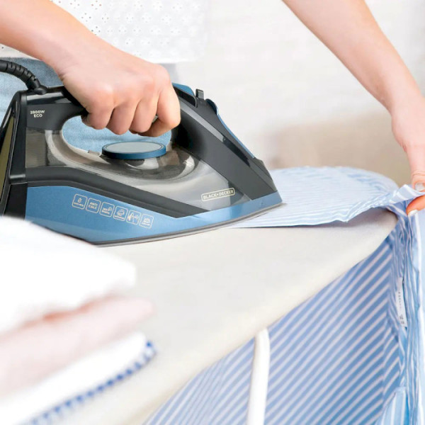 Фото - Утюг Black&Decker BXIR2801E