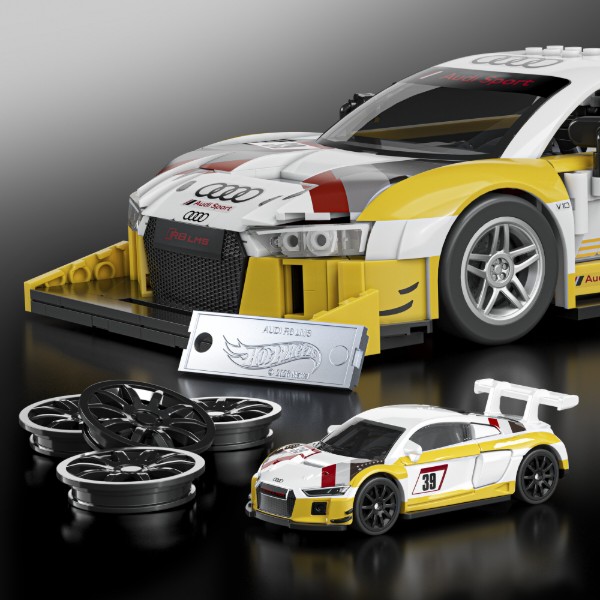 Фото - Колекційна машинка-конструктор Mattel Brick Shop Audi R8 LMS серії Elite (JFT18)