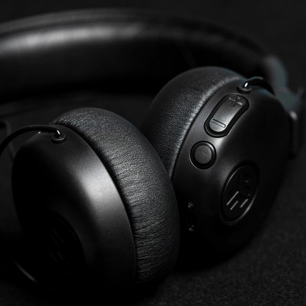 Фото - Навушники накладні бездротові JLab Studio ANC Wireless Black (IEUHBASTUDIOANCRBLK4)