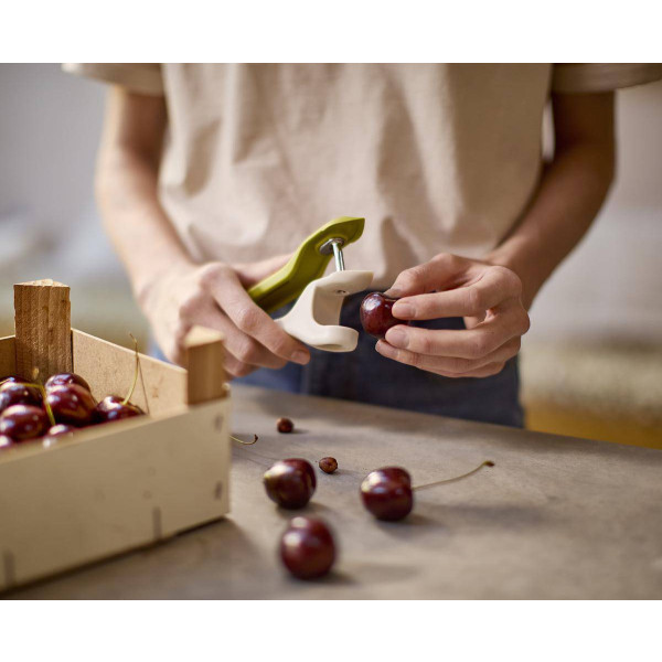 Фото - Відокремлювач кісточок від вишні Joseph Joseph 1000066