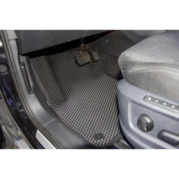 Фото - Коврики из экокожи в салон авто передние EVAtech для Kodiaq Restyling 5 seats Skoda 2021-2024 1 поколение SUV EU (SK43100AE2AV4BBLB)