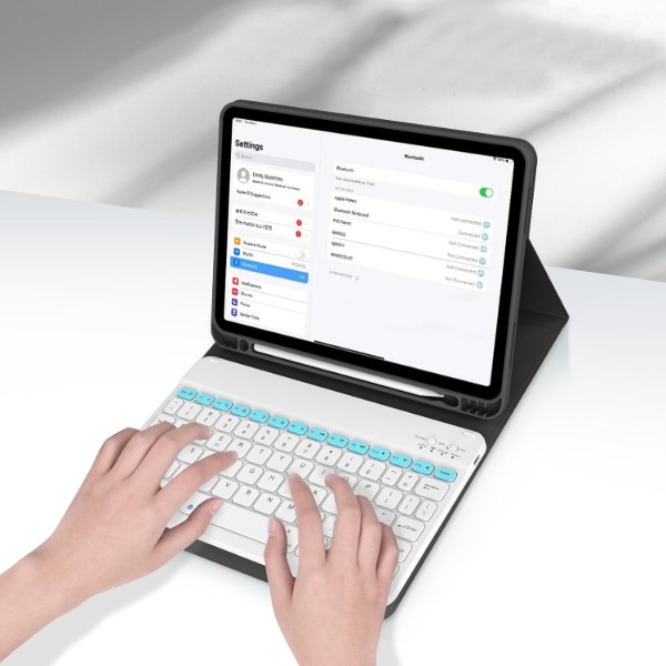 Фото - Уценка - Чехол-клавиатура для планшета BeCover с беспроводной клавиатурой for Apple iPad Air 11'' (M2)/iPad Air 11'' (M3) Black (711394)