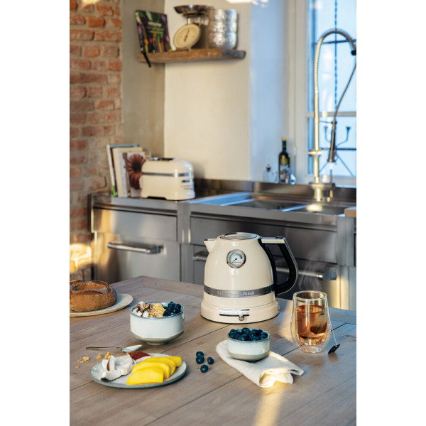 Фото - Електричний чайник KitchenAid Artisan (5KEK1522EAC)