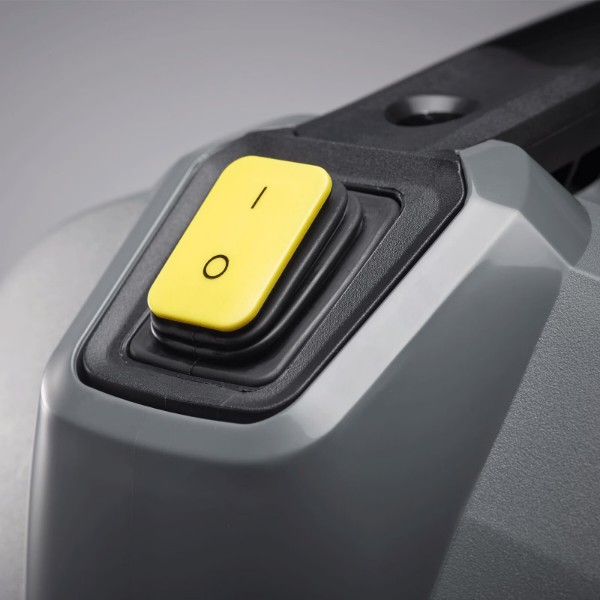 Фото - Пылесос для сухой уборки без мешка Karcher NT 30/1 Me Classic (1.428-568.0)