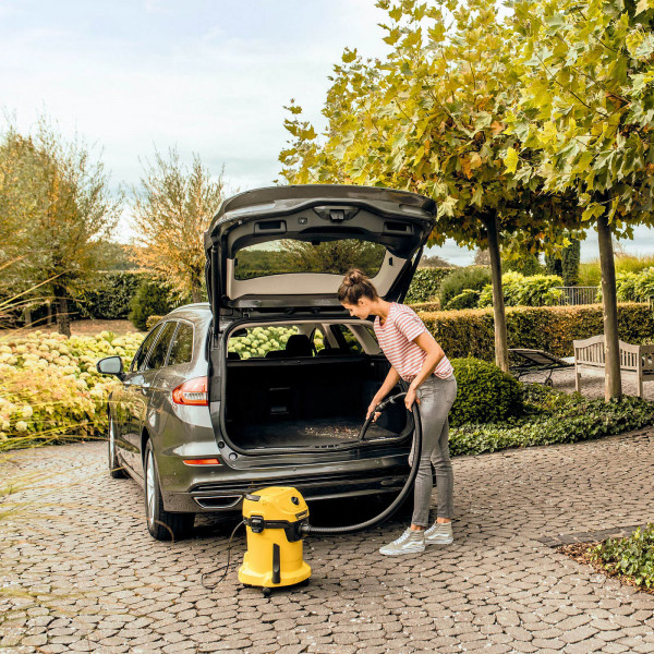 Фото - Пылесос для сухой уборки с мешком Karcher WD 3 P V-17/4/20 (1.628-170.0)