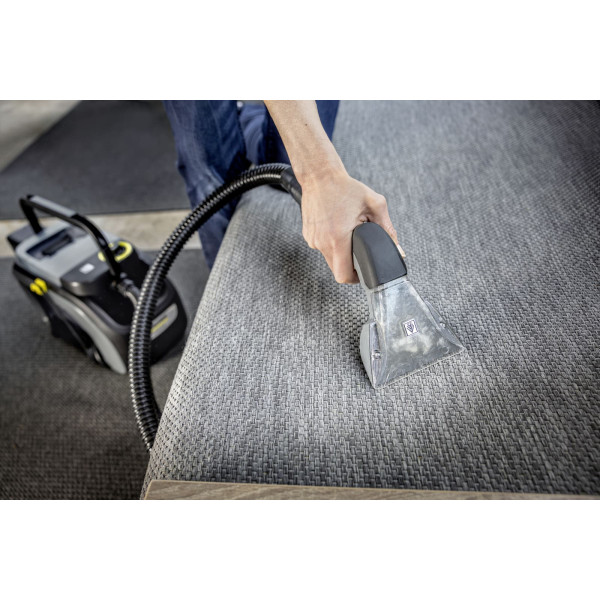 Фото - Пылесос моющий с контейнером Karcher Puzzi 2/1 Bp 36Вт (1.101-750.0)