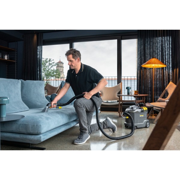 Фото - Пылесос моющий с контейнером Karcher Puzzi 8/1 (1.100-240.0)