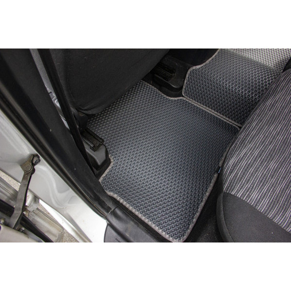 Фото - Коврики из экокожи в салон авто EVAtech для Ceed (ED) Kia 2006-2009 1 поколение Htb EU (KI3102CBO5AV2BBB)