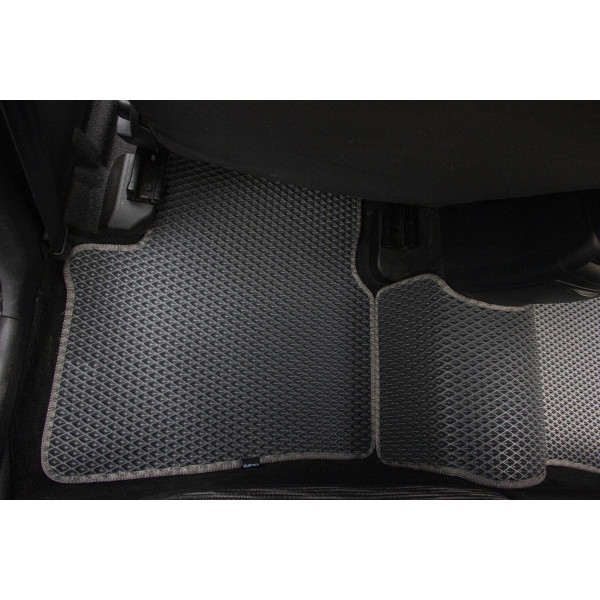 Фото - Коврики из экокожи в салон авто EVAtech для Ceed (ED) Kia 2006-2009 1 поколение Htb EU (KI3102CBO5AV2BBB)