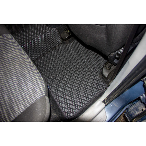 Фото - Коврики из экокожи в салон авто EVAtech для Ceed (ED) Kia 2006-2009 1 поколение Htb EU (KI3102CBO5AV2BBB)