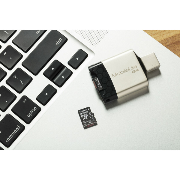 Фото - Карта памяти Kingston microSDXC 256GB C10 UHS-I (SDCS/256GBSP)