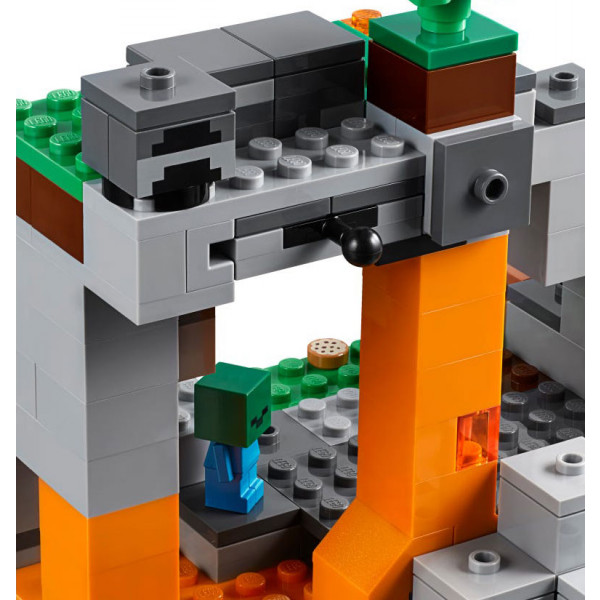 Фото - Конструктор LEGO Minecraft Печера зомбі (21141)