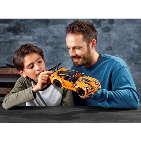 Фото - Конструктор LEGO Technic Chevrolet Corvette ZR1 (42093)