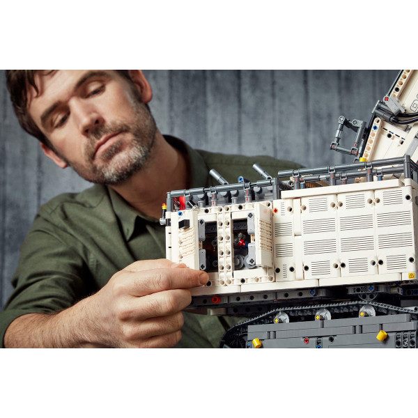 Фото - Конструктор LEGO Technic Ескаватор Liebherr R 9800 (42100)