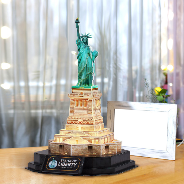Фото - 3D пазлы Cubic Fun Статуя Свободы с LED подсветкой (L536h)