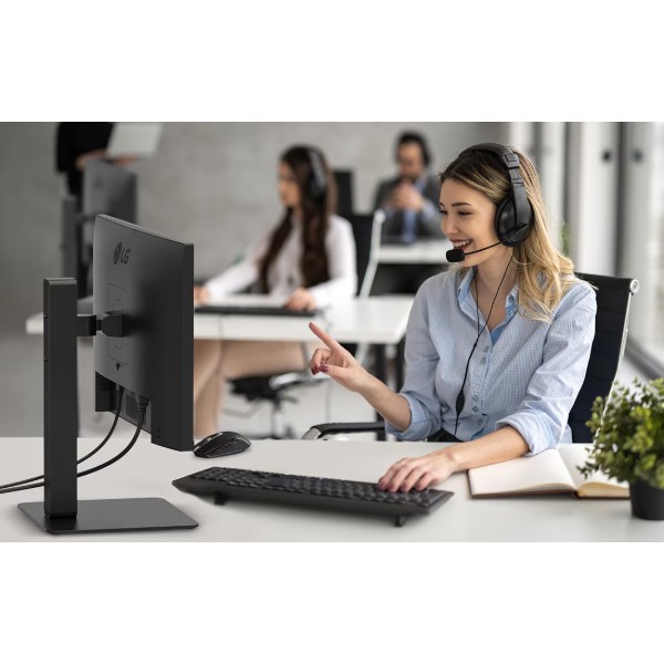 Фото - Монітор LG 24BA650-B