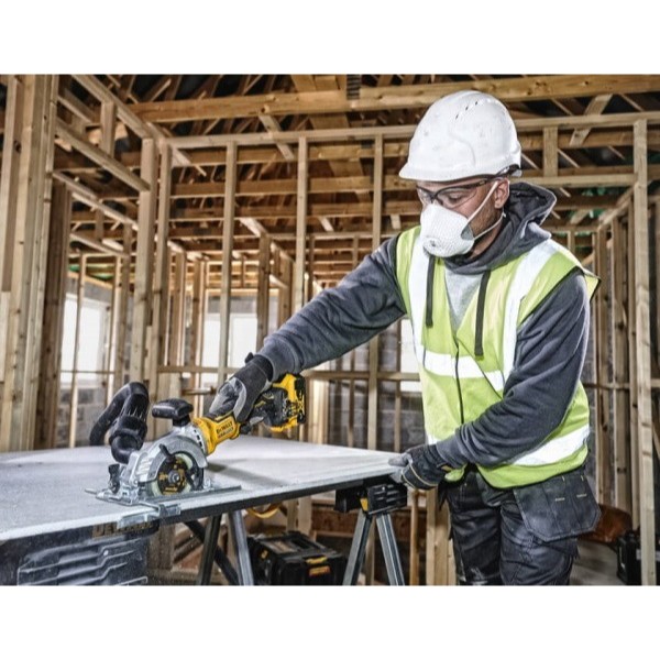 Фото - Пила дискова DeWALT 18В XR Li-Ion (DCS571NT)