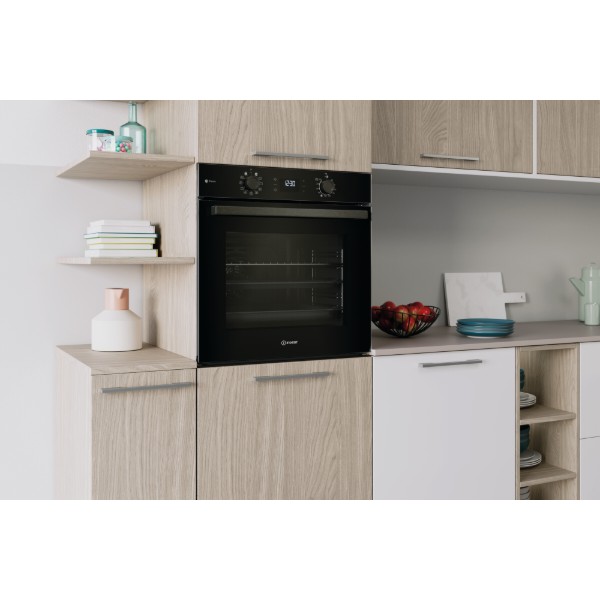 Фото - Духовой шкаф + варочная панель газовая Indesit IOK58HSB + ING61T/BK1