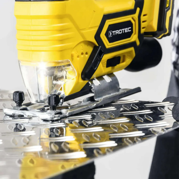 Фото - Электролобзик Trotec PJSS 11-20V + кейс (4425000006)
