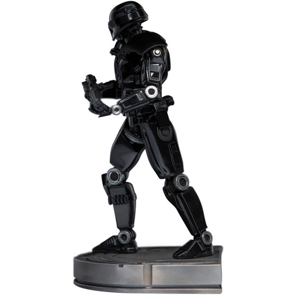Фото - Коллекционная фигурка Iron Studios MANDALORIAN Dark Trooper Statue Art Scale 1/10 (LUCSWR48621-1)