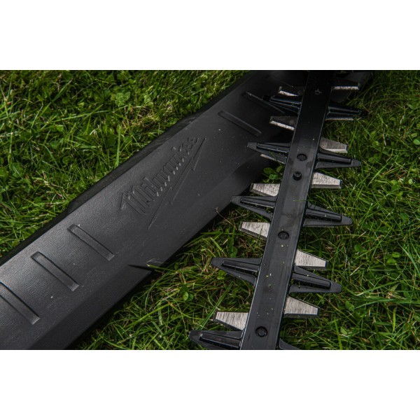 Фото - Кусторез аккумуляторный Milwaukee M18 FHET60G2-0 (4933498384)