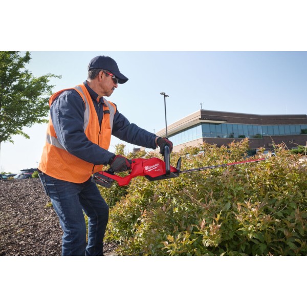 Фото - Кусторез аккумуляторный Milwaukee M18 FHET60G2-0 (4933498384)