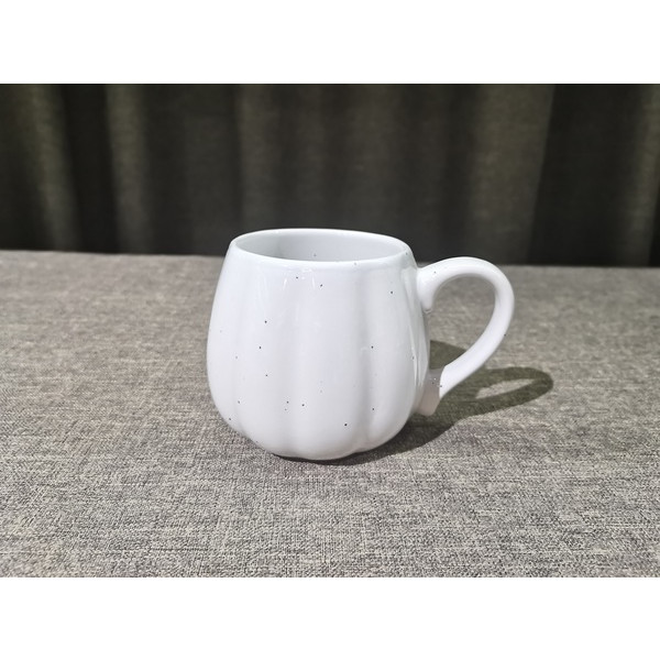 Фото - Чашка Limited Edition PUMPY WHITE 420 мл (M163)