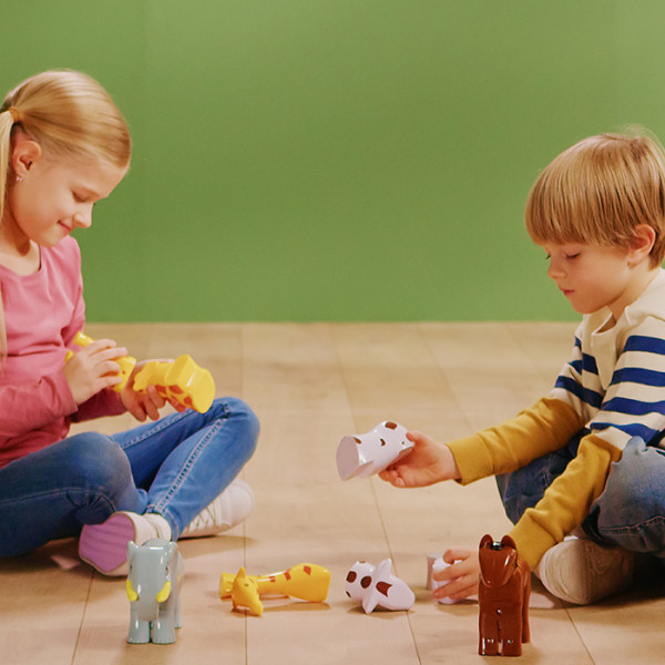 Фото - Ігровий набір для малюка Klein EST - Магнітний пазл про тварин, 8 тварин (0066)