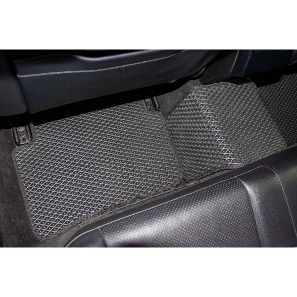 Фото - Коврики из экокожи в салон авто EVAtech для C-Class (W204) Mercedes-Benz 2007-2015 1 поколение Sedan EU (MB3156C5MS2BBB)