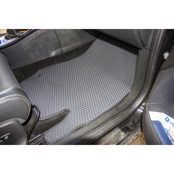 Фото - Коврики из экокожи в салон авто передние EVAtech для Megane (III) BOSE MT Renault 2008-2016 3 поколение Combi EU (RT31343ABV2RN2BBLB)
