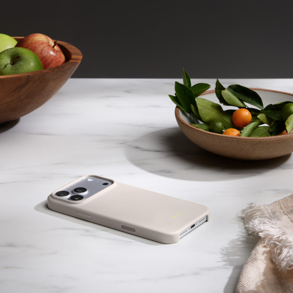 Фото - Чохол для смартфону Apple Beats iPhone 17 Pro Max Case with MagSafe and Camera Control Lime Stone (MGJE4)