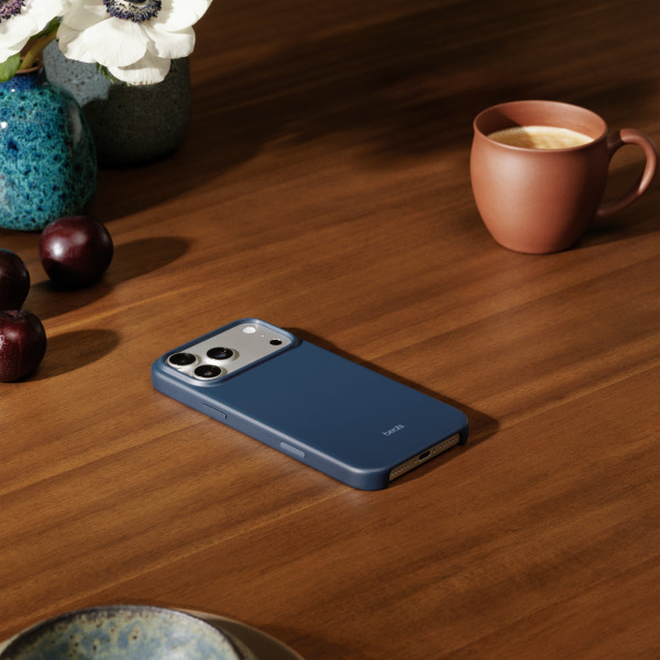 Фото - Чохол для смартфону Apple Beats iPhone 17 Pro Max Case with MagSafe and Camera Control Bedrock Blue (MGJG4)
