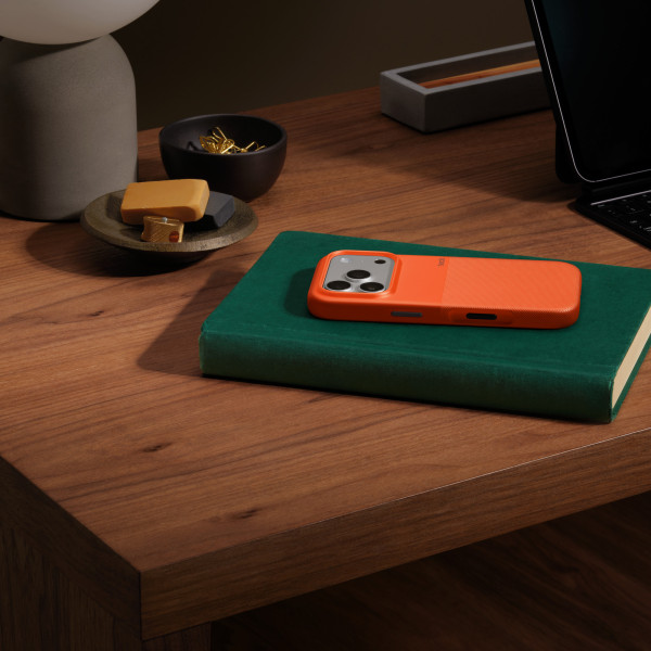 Фото - Чехол для смартфона Apple Beats iPhone 17 Pro Rugged Case with MagSafe and Camera Control Sierra Orange (MGJQ4)