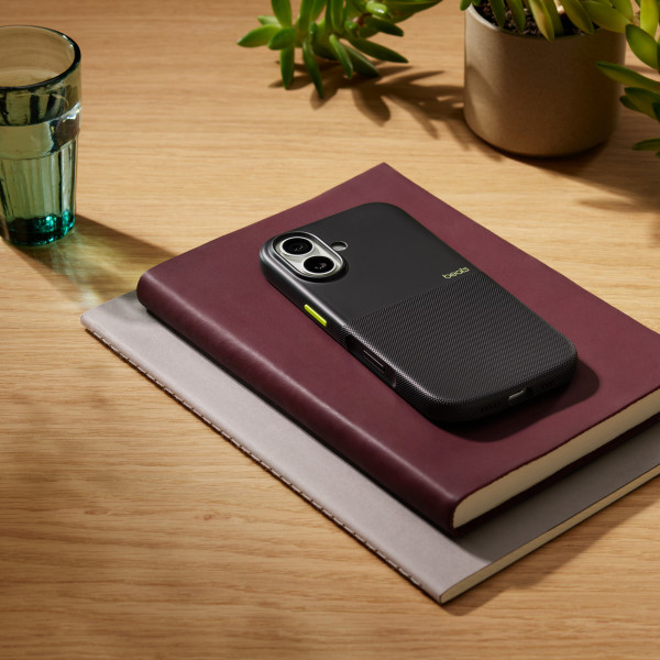 Фото - Чехол для смартфона Apple Beats iPhone 17 Rugged Case with MagSafe and Camera Control Everest Black (MGJX4)
