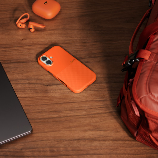 Фото - Чехол для смартфона Apple Beats iPhone 17 Rugged Case with MagSafe and Camera Control Sierra Orange (MGK14)